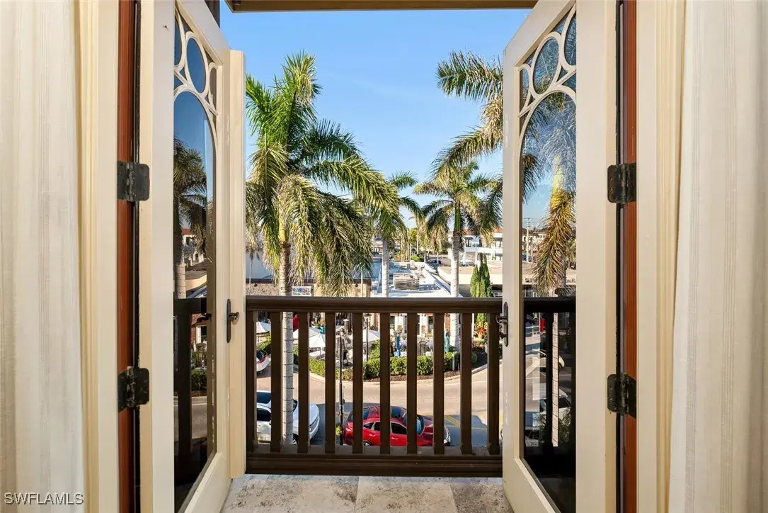 Picture of 868 5Th Ave S 3A, Naples, FL 34102
