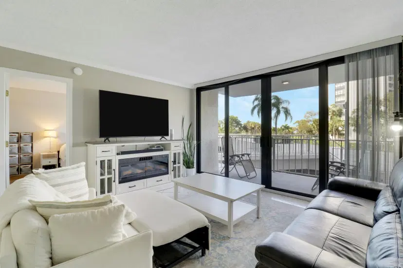 Picture of 336 Golfview Road 214, North Palm Beach FL 33408
