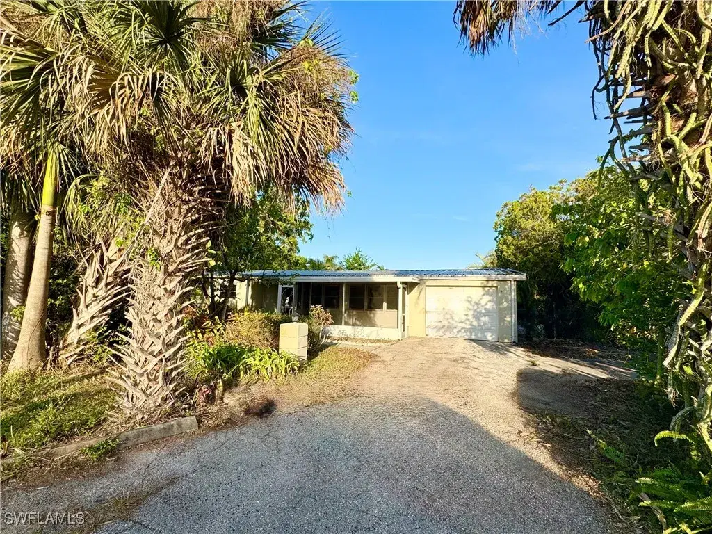 Picture of 359 Altamont Ave, Fort Myers, FL 33905