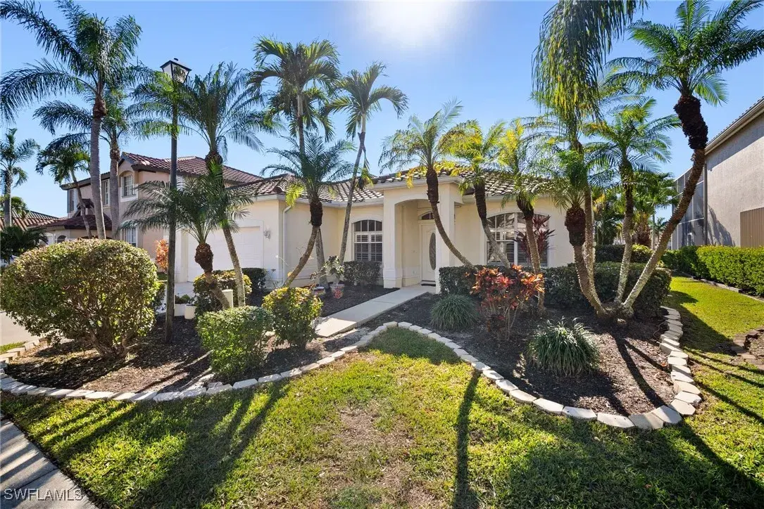 Picture of 11027 Lakeland Cir, Fort Myers, FL 33913
