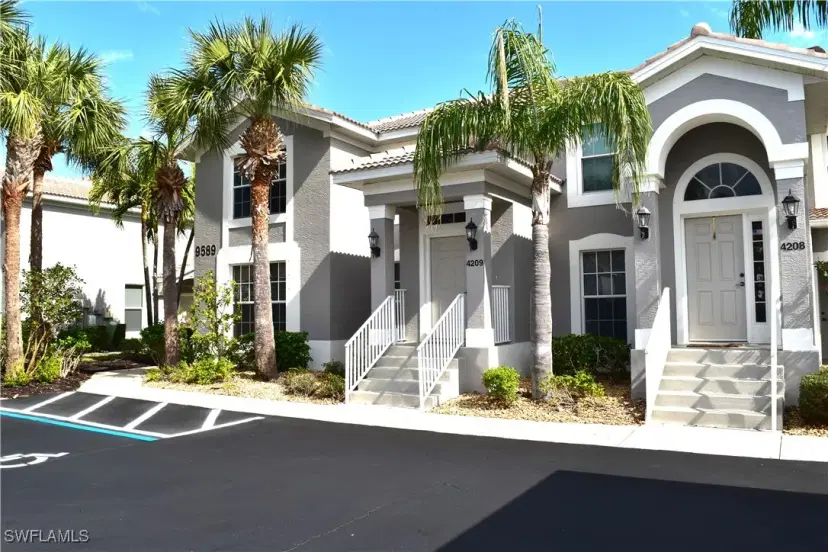 Picture of 9589 Hemingway Ln 4210, Fort Myers FL 33913