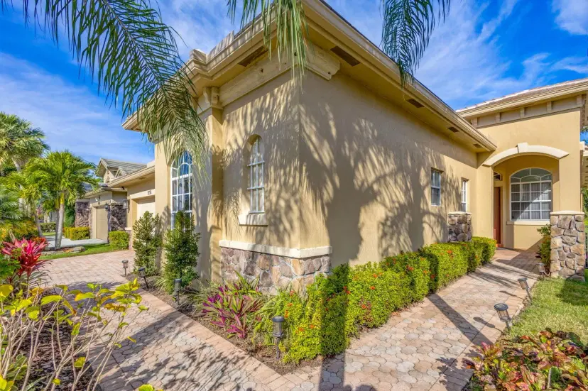 Picture of 9774 Osprey Isles Boulevard, Palm Beach Gardens, FL 33412