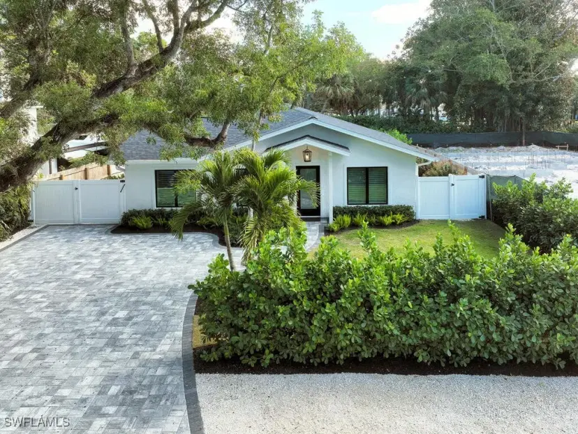 Picture of 1080 13Th St N, Naples FL 34102