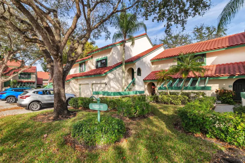 Picture of 10 Lexington Lane E # F, Palm Beach Gardens FL 33418