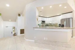 Picture of 10 Lexington Lane E # F, Palm Beach Gardens, FL 33418