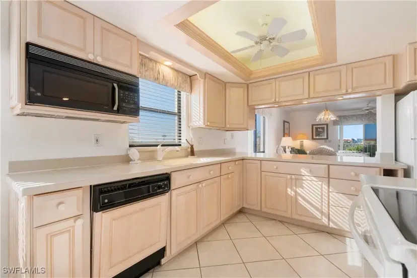 Picture of 4371 Bay Beach Ln 411, Fort Myers Beach FL 33931