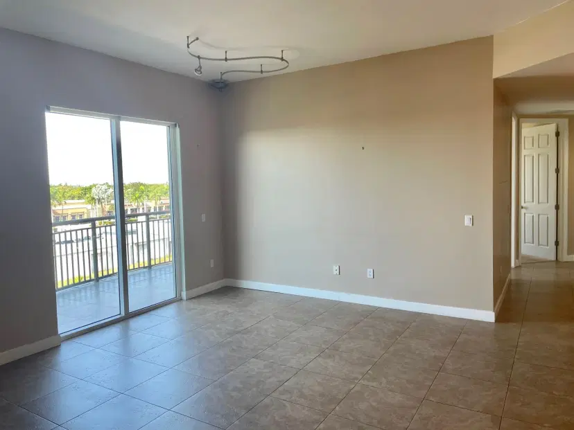 Picture of 2617 NE 14Th Ave 406, Wilton Manors FL 33334