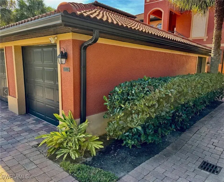 Picture of 10025 Heather Ln 702, Naples, FL 34119