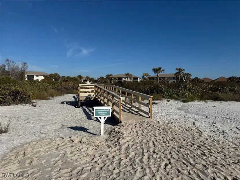 Picture of 1919 Olde Middle Gulf Dr 103, Sanibel FL 33957