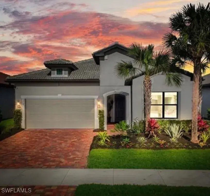 Picture of 9729 Everglades Dr, Naples FL 34120