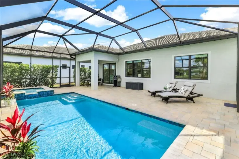 Picture of 9729 Everglades Dr, Naples FL 34120