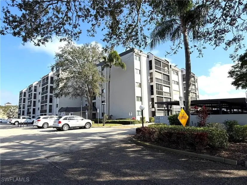 Picture of 2121 Collier Ave 409, Fort Myers FL 33901