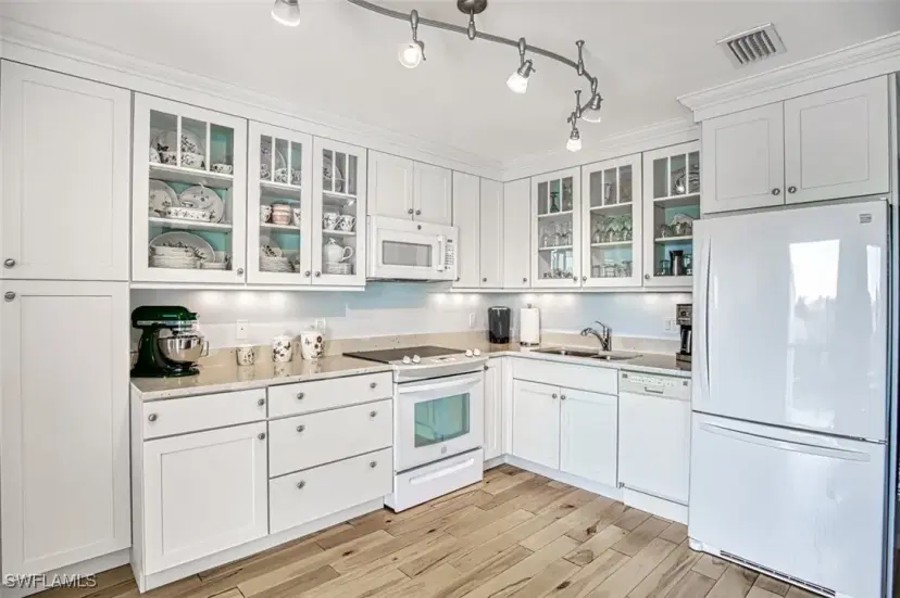 Picture of 1250 Tennisplace Ct C31, Sanibel FL 33957