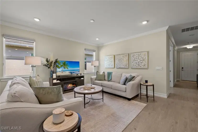 Picture of 283 Tamarindo Ln, Naples FL 34114