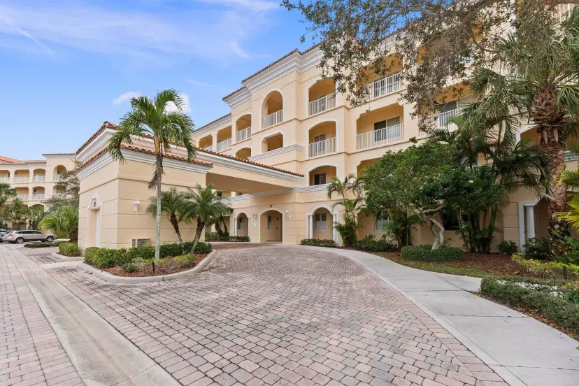 Picture of 27 Harbour Isle Drive W 105, Hutchinson Island FL 34949