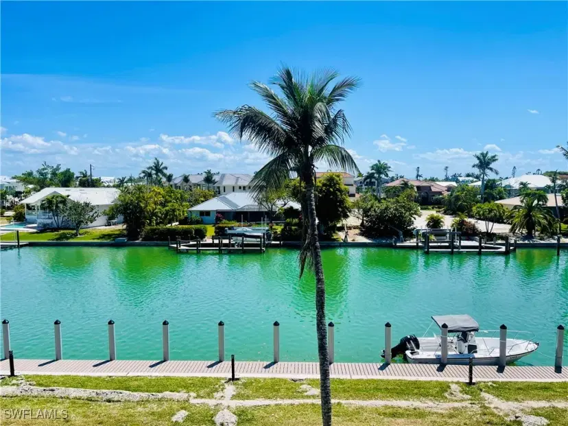 Picture of 1250 Tennisplace Ct B31, Sanibel FL 33957