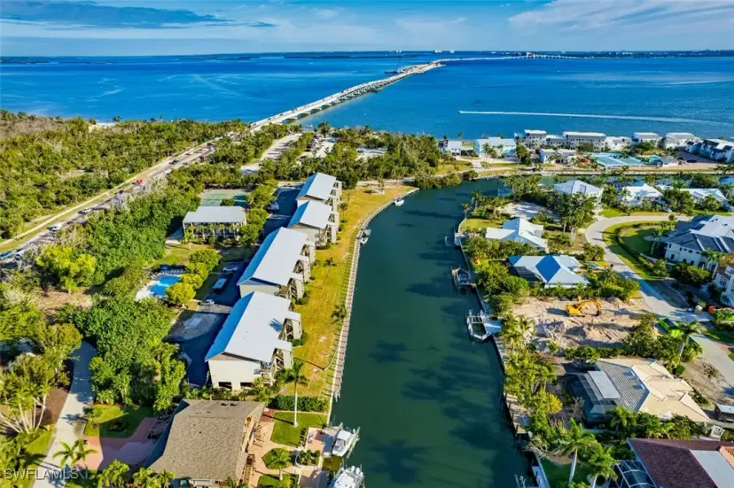 Picture of 1250 Tennisplace Ct B31, Sanibel FL 33957