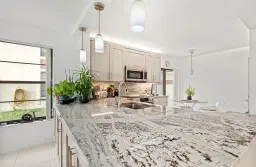 Picture of 10439 S Circle Lake Drive 102, Boynton Beach, FL 33437