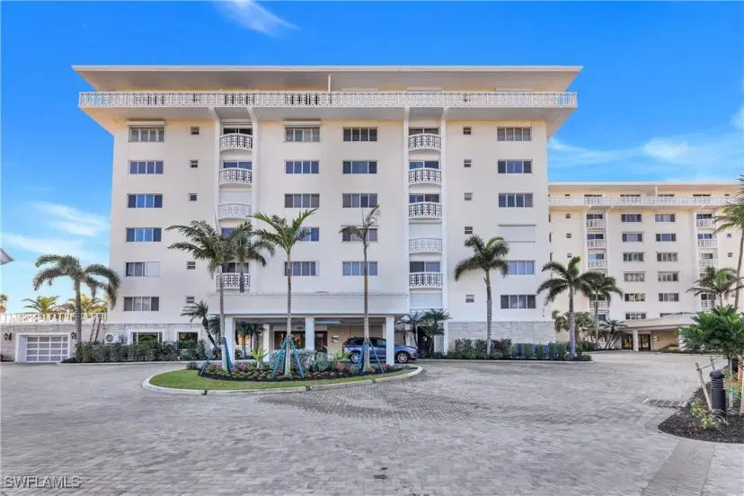 Picture of 3401 Gulf Shore Blvd N 605, Naples FL 34103