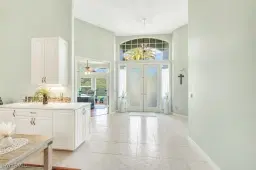 Picture of 7001 Mill Run Cir, Naples, FL 34109