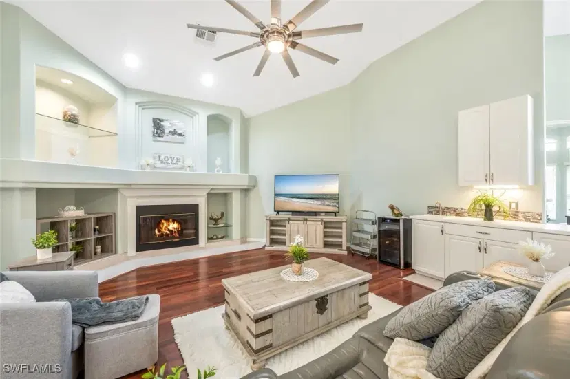 Picture of 7001 Mill Run Cir, Naples FL 34109