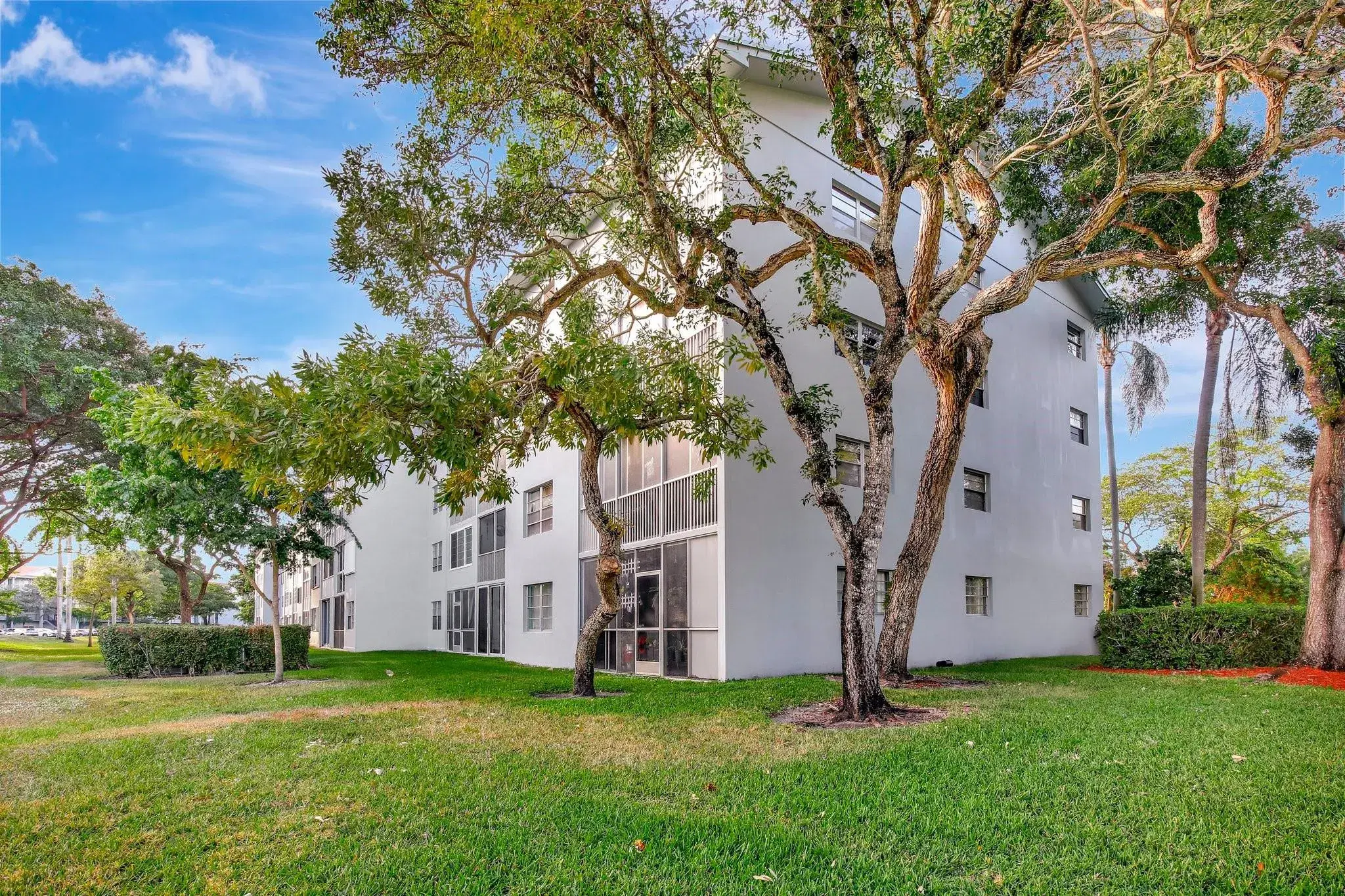 Picture of 12600 SW 5Th Ct 410 L, Pembroke Pines, FL 33027