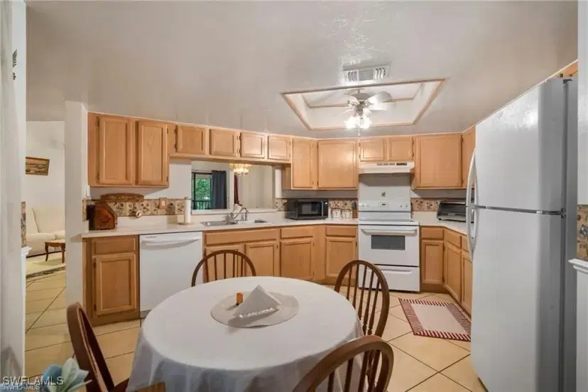 Picture of 9627 Eaton Gardens Ln 205, Fort Myers FL 33919