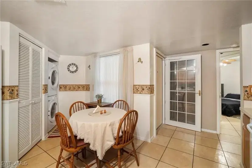 Picture of 9627 Eaton Gardens Ln 205, Fort Myers FL 33919