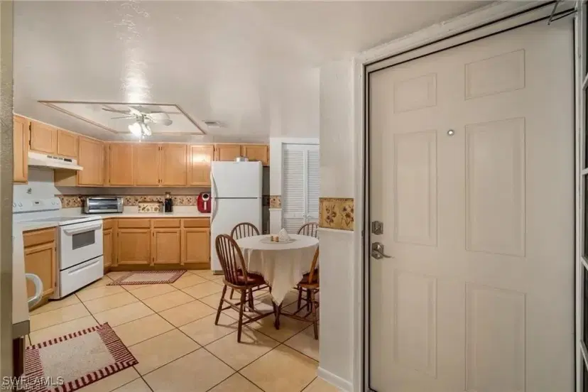 Picture of 9627 Eaton Gardens Ln 205, Fort Myers FL 33919
