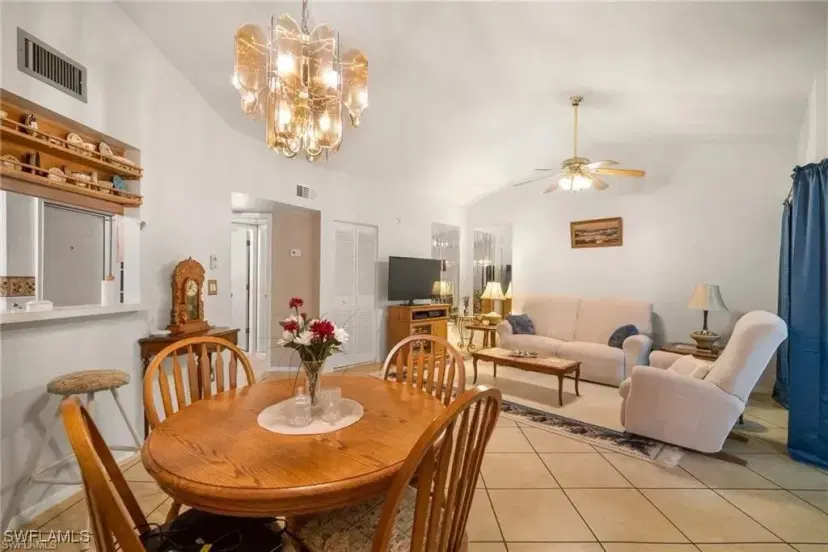 Picture of 9627 Eaton Gardens Ln 205, Fort Myers FL 33919