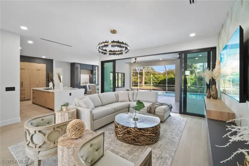 Picture of 1677 Northgate Dr, Naples FL 34105