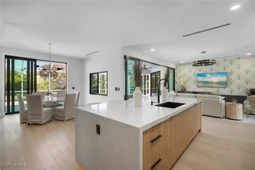 Picture of 1677 Northgate Dr, Naples FL 34105
