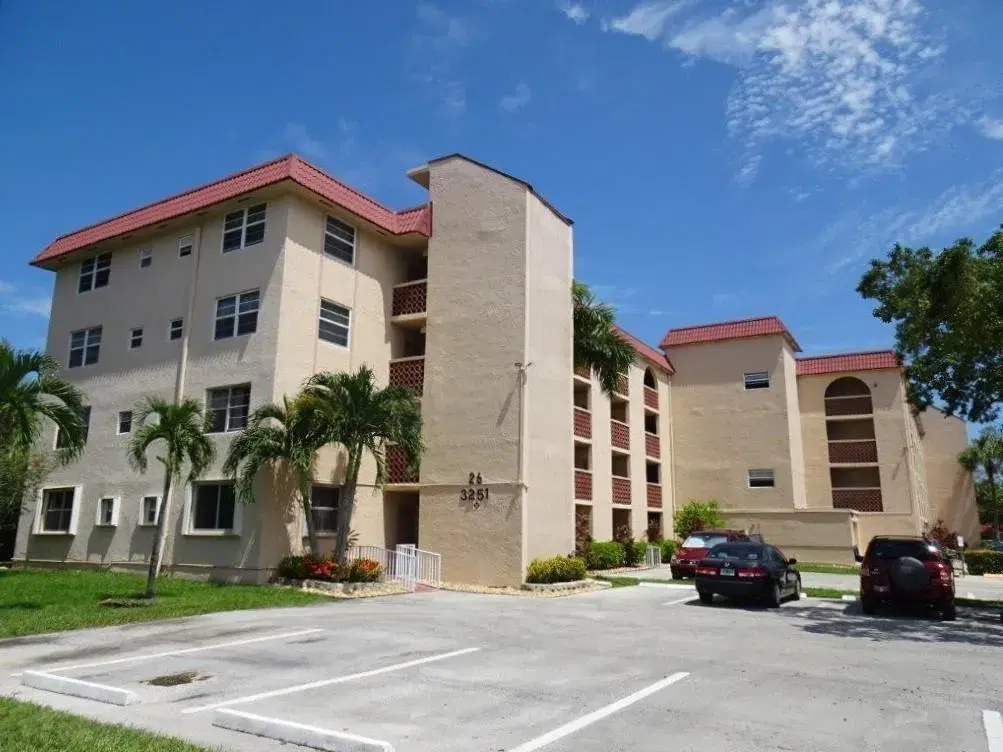 Picture of 3251 Holiday Springs Blvd 401, Margate, FL 33063