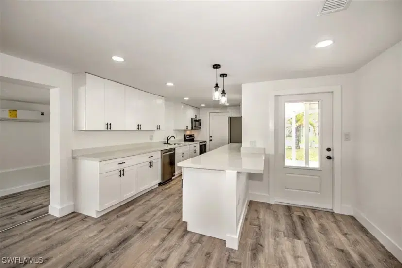 Picture of 160 Francis Dr Ne, Port Charlotte FL 33952