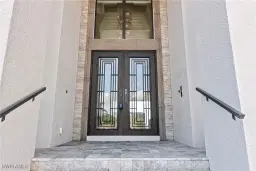 Picture of 12484 Riverside Dr, Fort Myers, FL 33919
