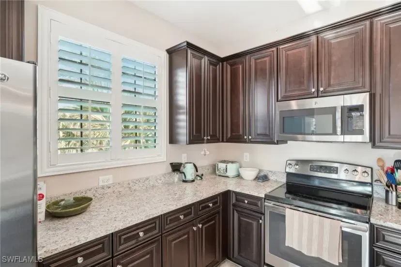 Picture of 9071 Albion Ln N 5704, Naples FL 34113