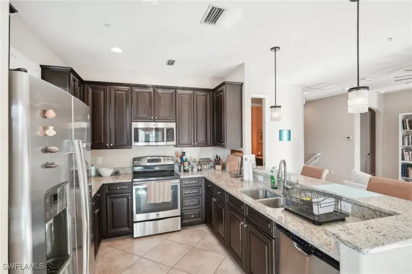 Picture of 9071 Albion Ln N 5704, Naples FL 34113