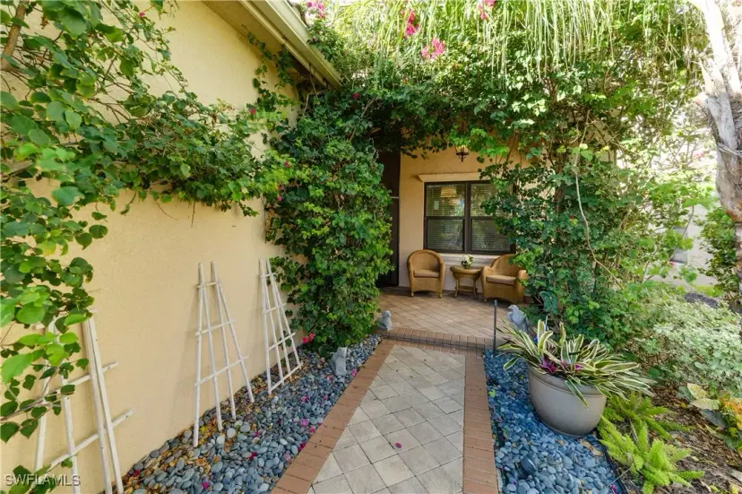 Picture of 13848 Luna Dr, Naples FL 34109