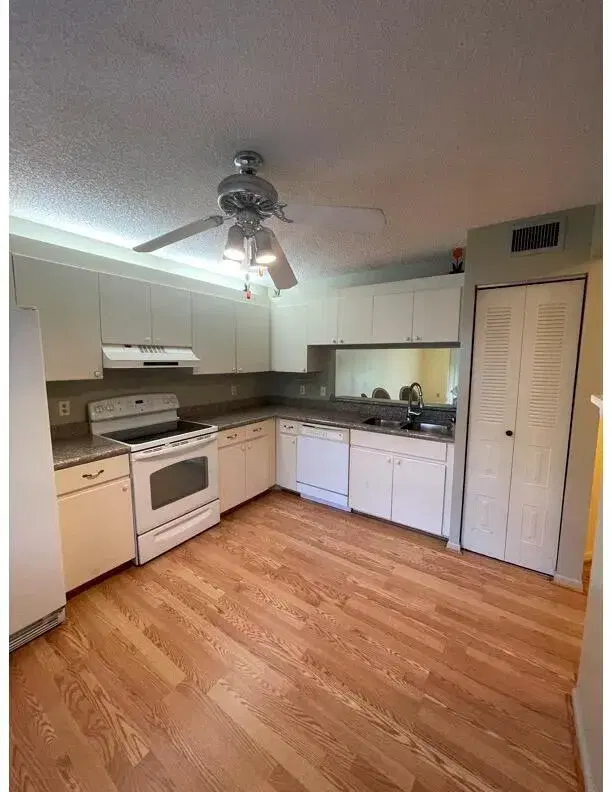 Picture of 6698 10Th Avenue N 115, Lake Worth FL 33467