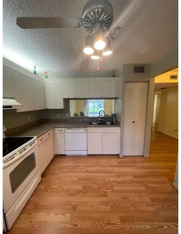 Picture of 6698 10Th Avenue N 115, Lake Worth FL 33467