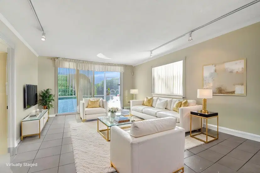 Picture of 689 NE 6Th Court 110, Boynton Beach FL 33435