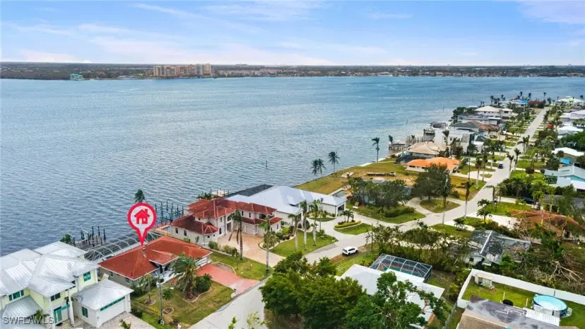 Picture of 5701 Riverside Dr, Cape Coral FL 33904