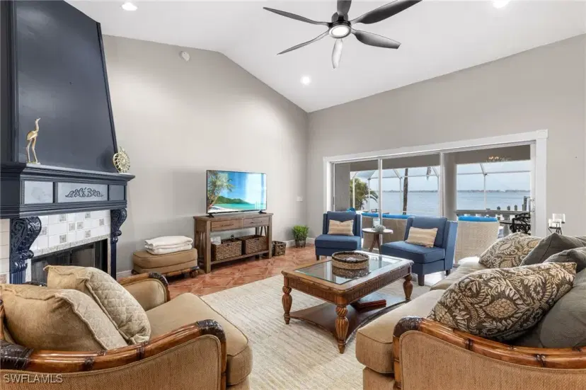 Picture of 5701 Riverside Dr, Cape Coral FL 33904