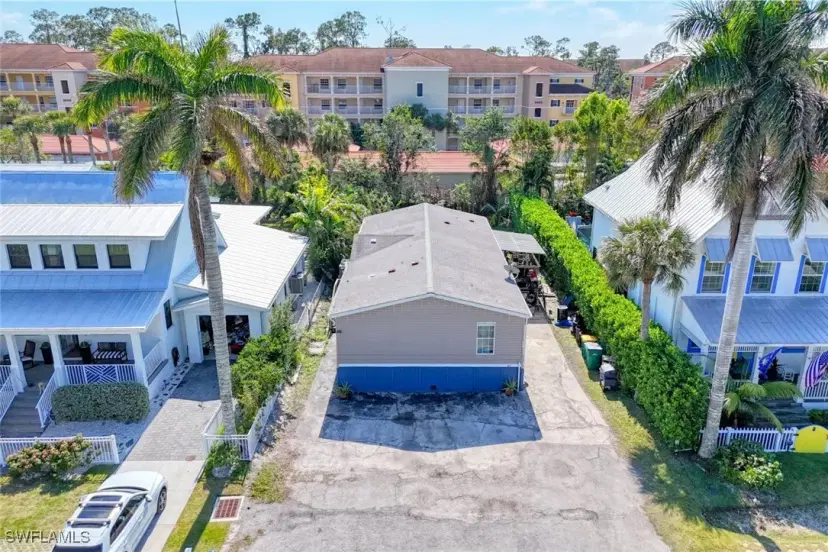 Picture of 162 Jeepers Dr, Naples FL 34112