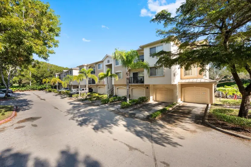 Picture of 400 Crestwood Court N 419, Royal Palm Beach FL 33411