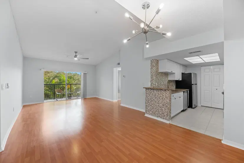 Picture of 400 Crestwood Court N 419, Royal Palm Beach FL 33411