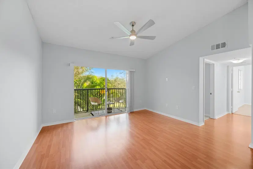 Picture of 400 Crestwood Court N 419, Royal Palm Beach FL 33411