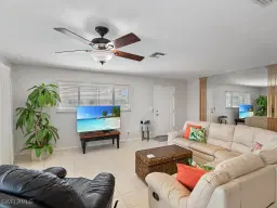 Picture of 920 Collier Ct A4, Marco Island, FL 34145
