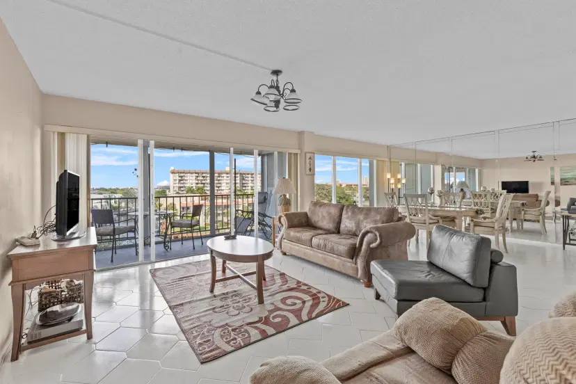 Picture of 801 S Federal Highway 618, Pompano Beach FL 33062