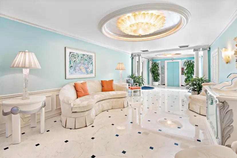 Picture of 100 Royal Palm Way D1, Palm Beach FL 33480